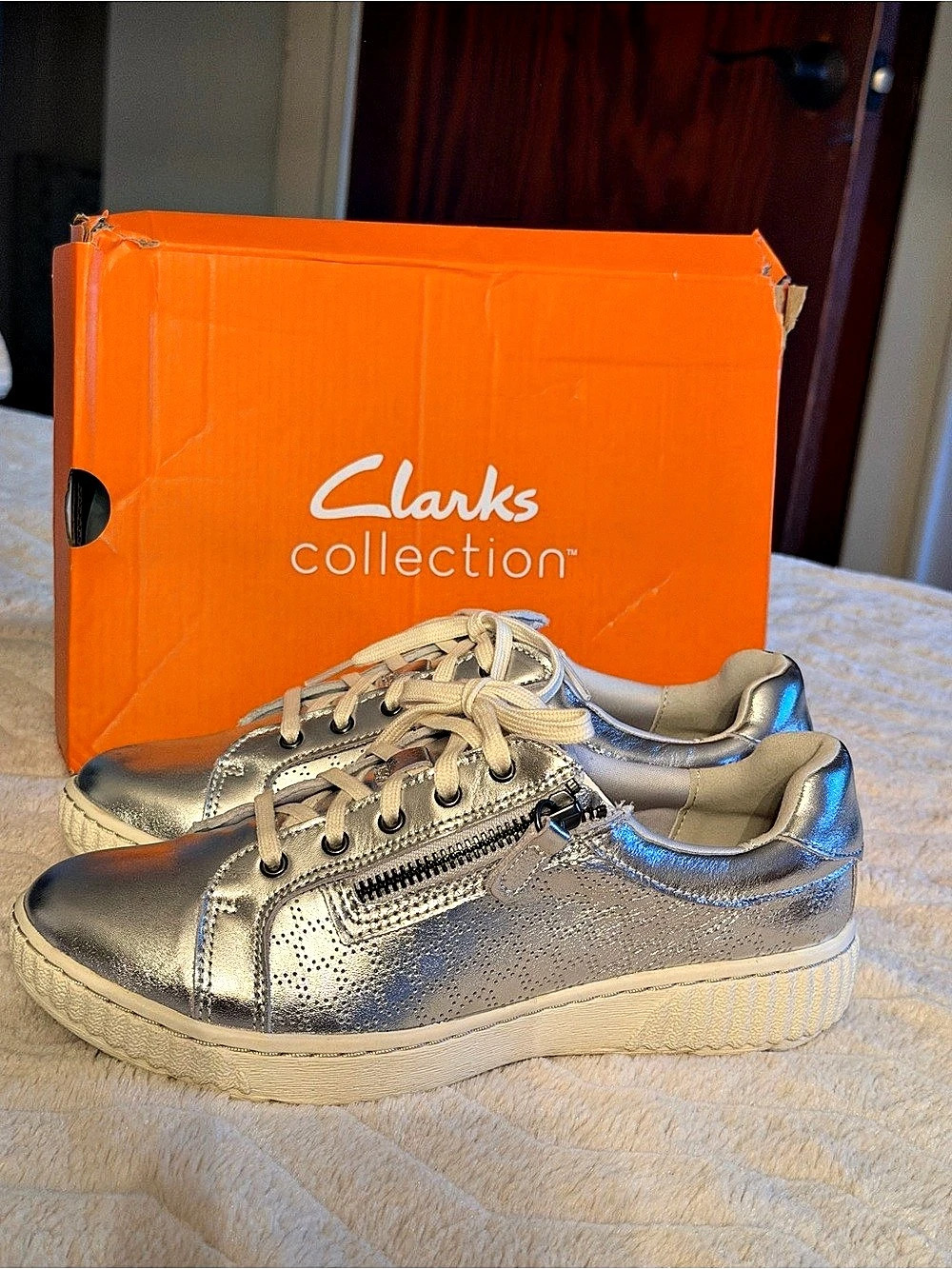 Clarks Caroline Ayla Silver Leather Sneakers US 7.5 M New never worn